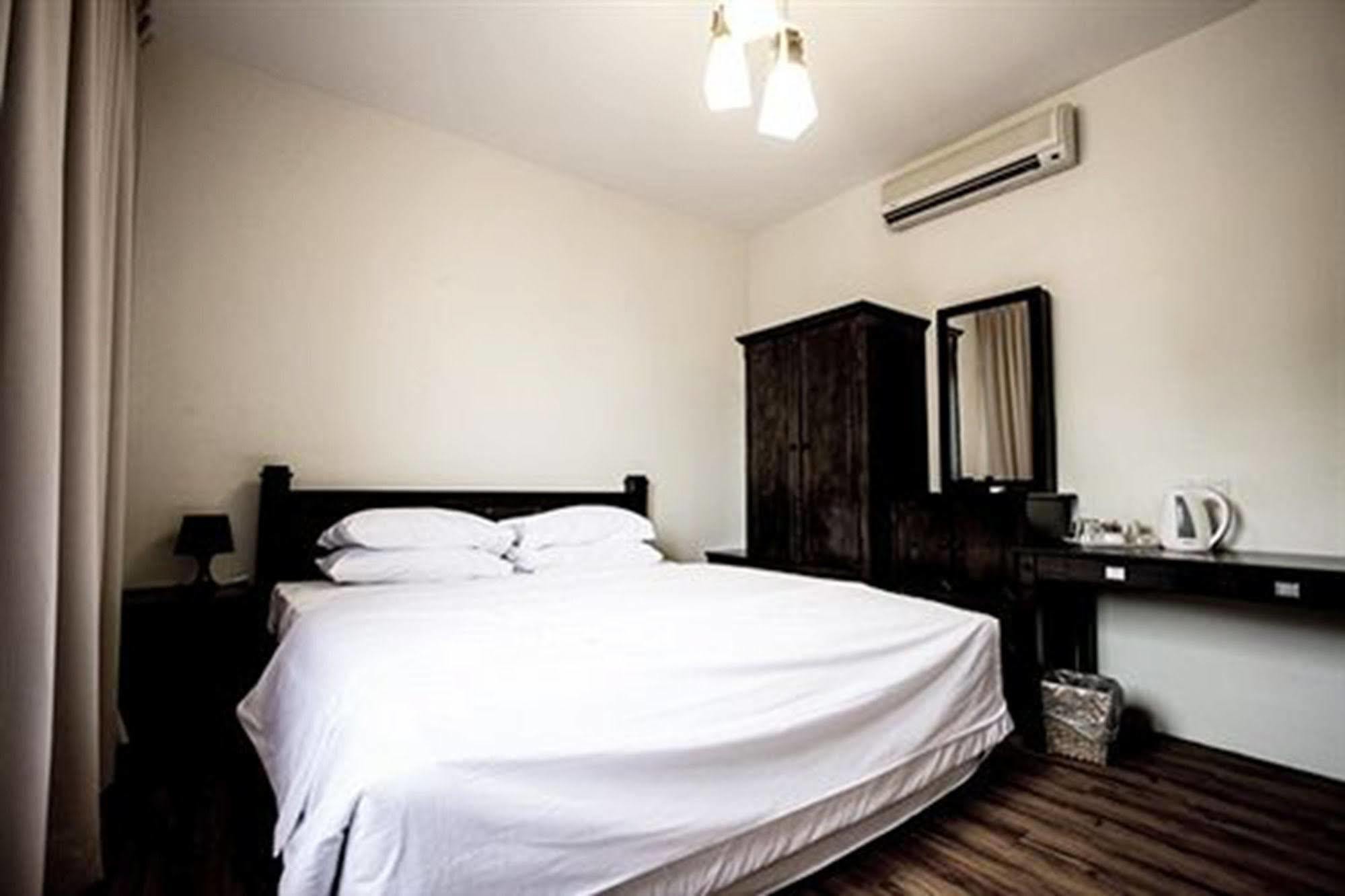 8 Boutique By The Sea Tanjung Tokong Exterior foto
