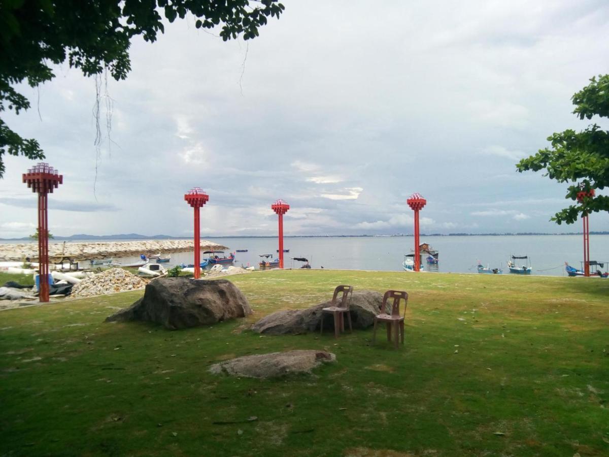 8 Boutique By The Sea Tanjung Tokong Exterior foto